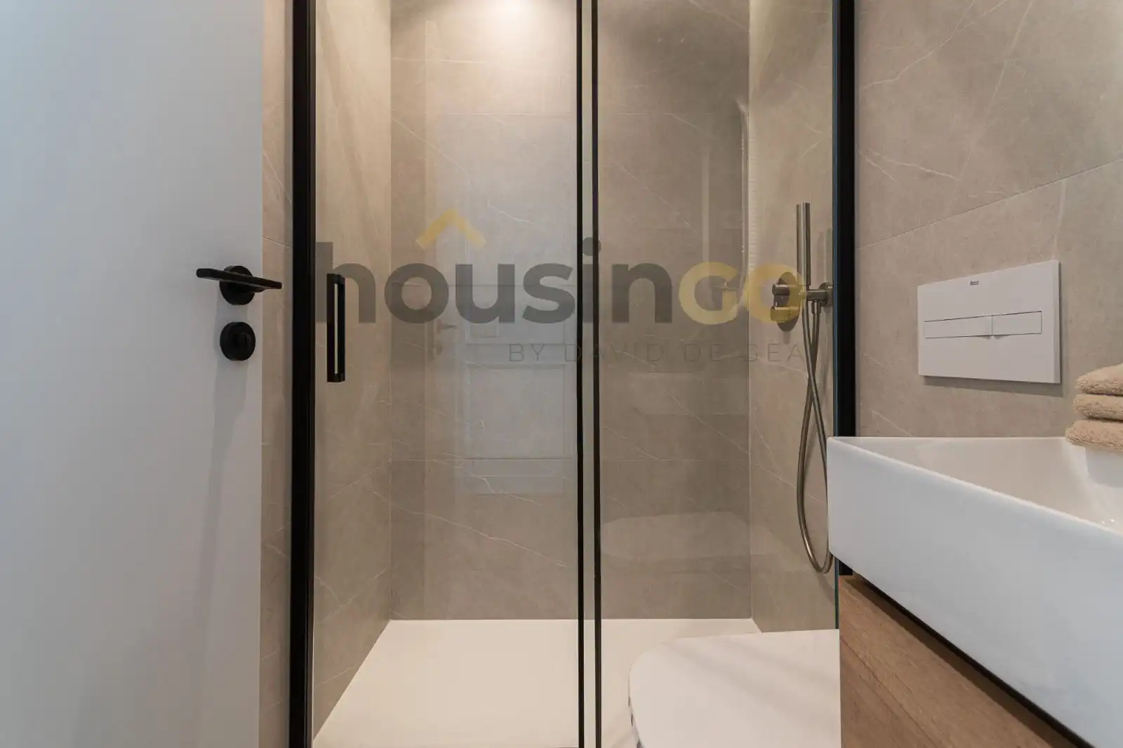 Badezimmer von Wohnung zum Verkauf in Madrid mit Klimaanlage, Heizung und Möbliert