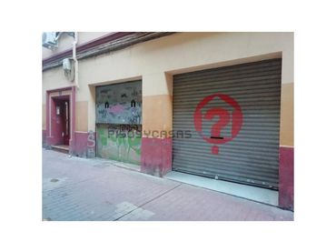Business premises for sale in Calle Arcadas 34
