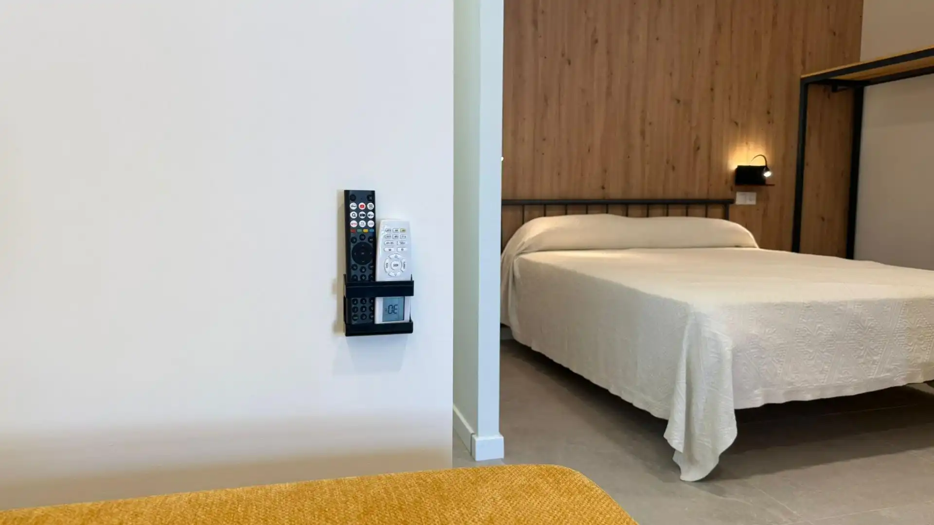 Habitación de Planta baja en venta en Bormujos con Aire acondicionado y Amueblado