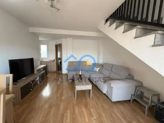 Sala de estar de Dúplex en venta en Numancia de la Sagra con Aire acondicionado, Calefacción y Alarma