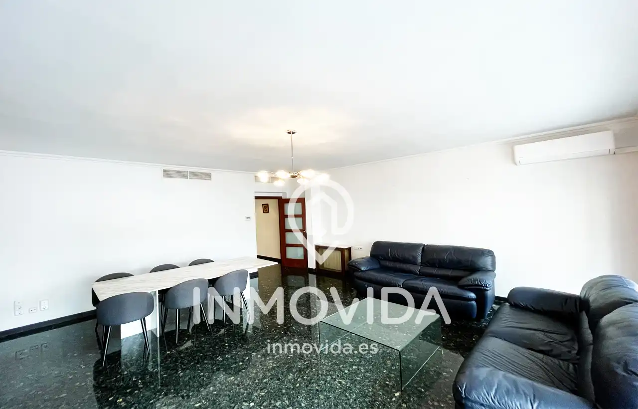 Sala d'estar de Pis en venda en Valencia amb Moblat i Balcó