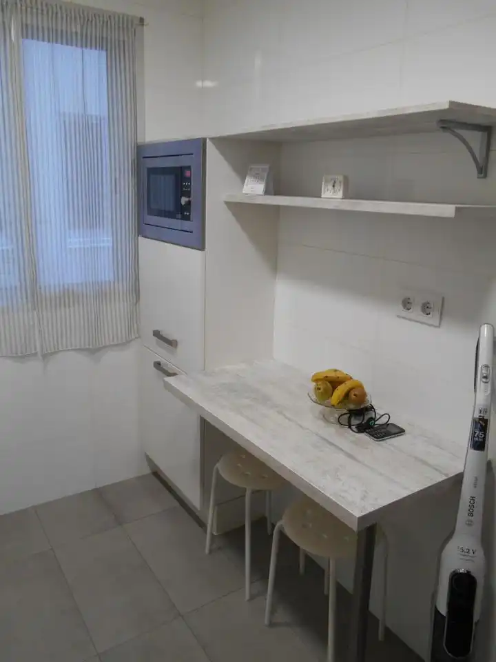 Cuina de Pis de lloguer en Burgos amb Calefacció i Moblat
