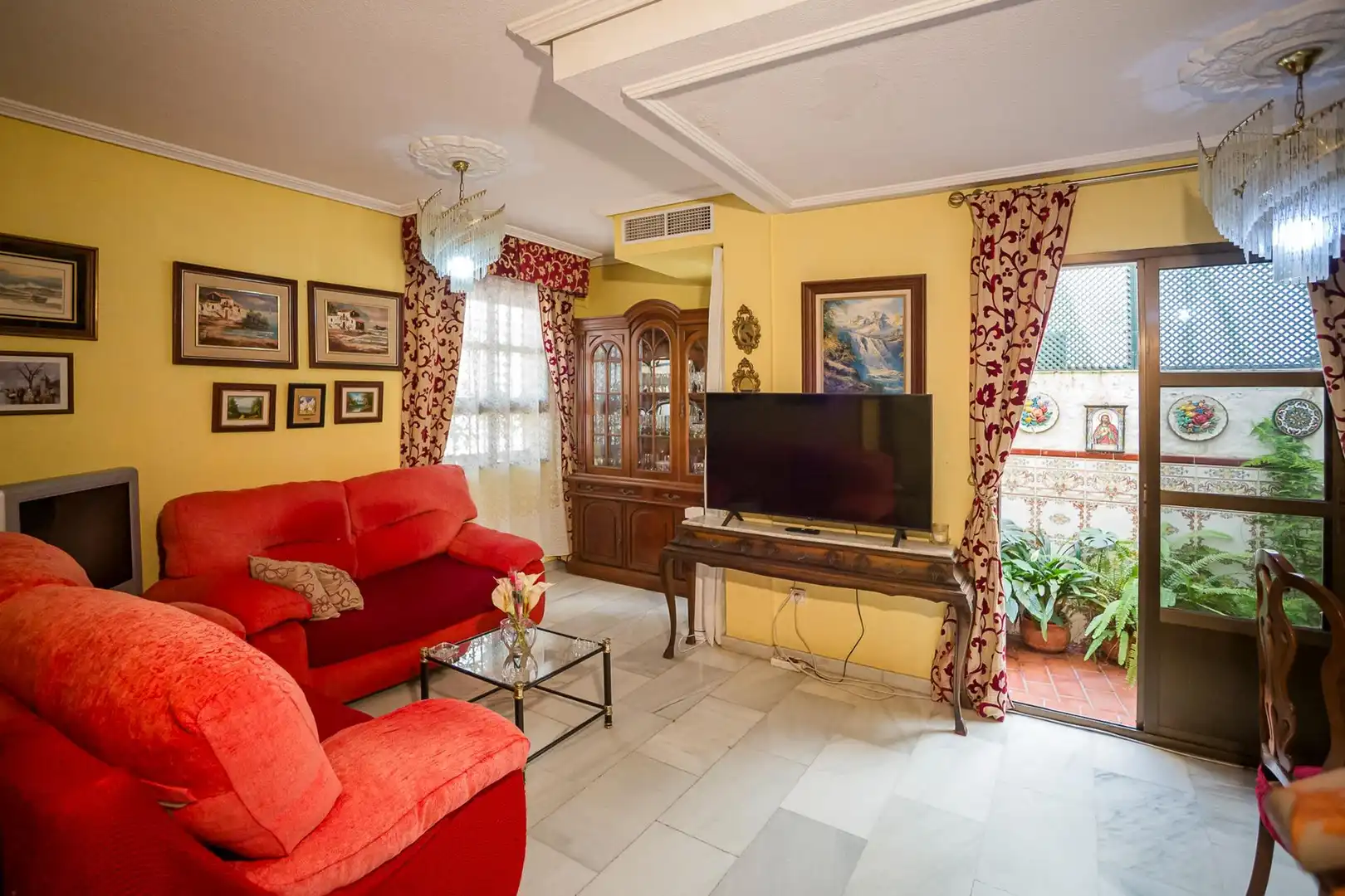 Living room of Houses for sale in Córdoba  with Air Conditioner, Heating and Terrace