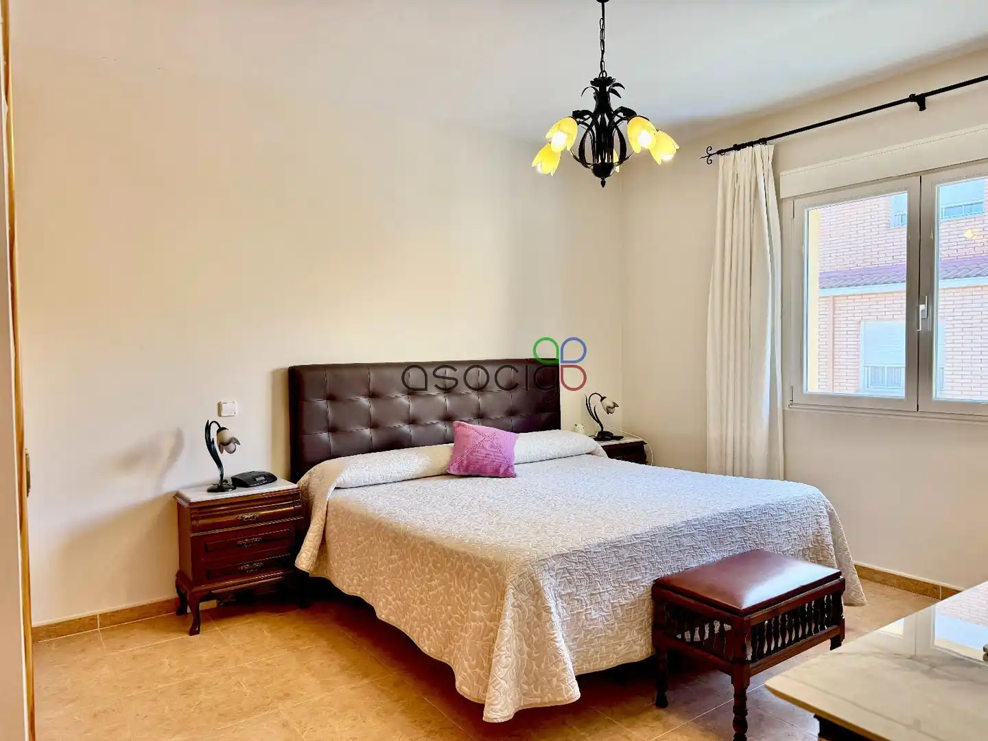 Habitación de Casa adosada en venta en Cabanillas del Campo con Aire acondicionado, Calefacción y Jardín privado