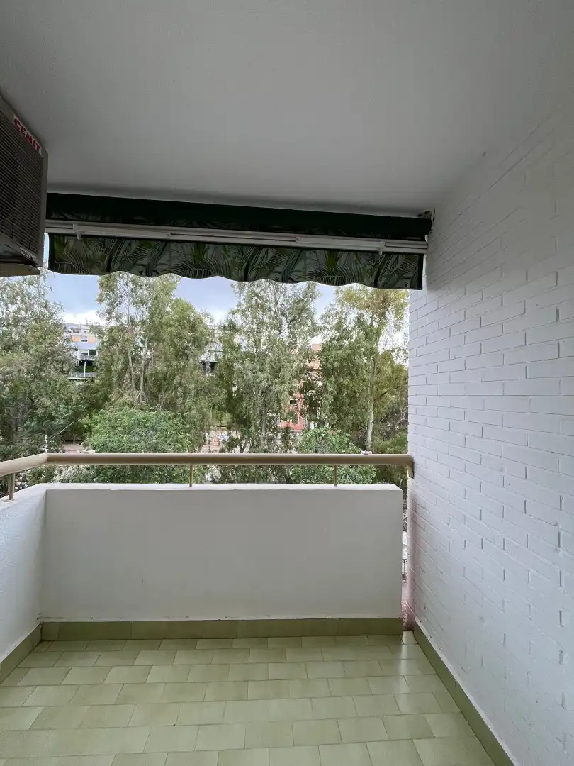 Wohnung zur Miete in Avenida de Cervantes, Bola de Oro