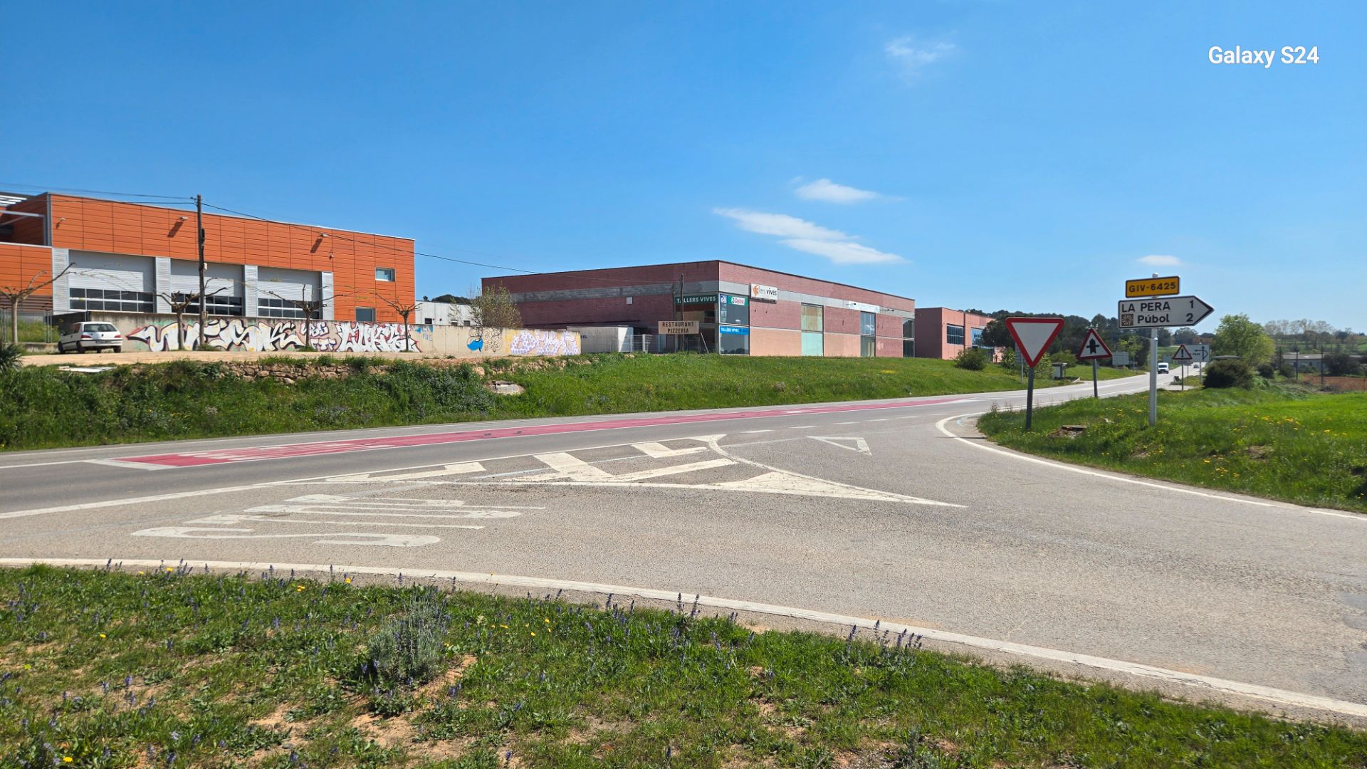 Exterior view of Industrial buildings for sale in La Pera
