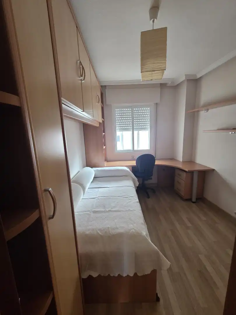 Schlafzimmer von Wohnung zur Miete in Badajoz mit Klimaanlage, Heizung und Abstellraum