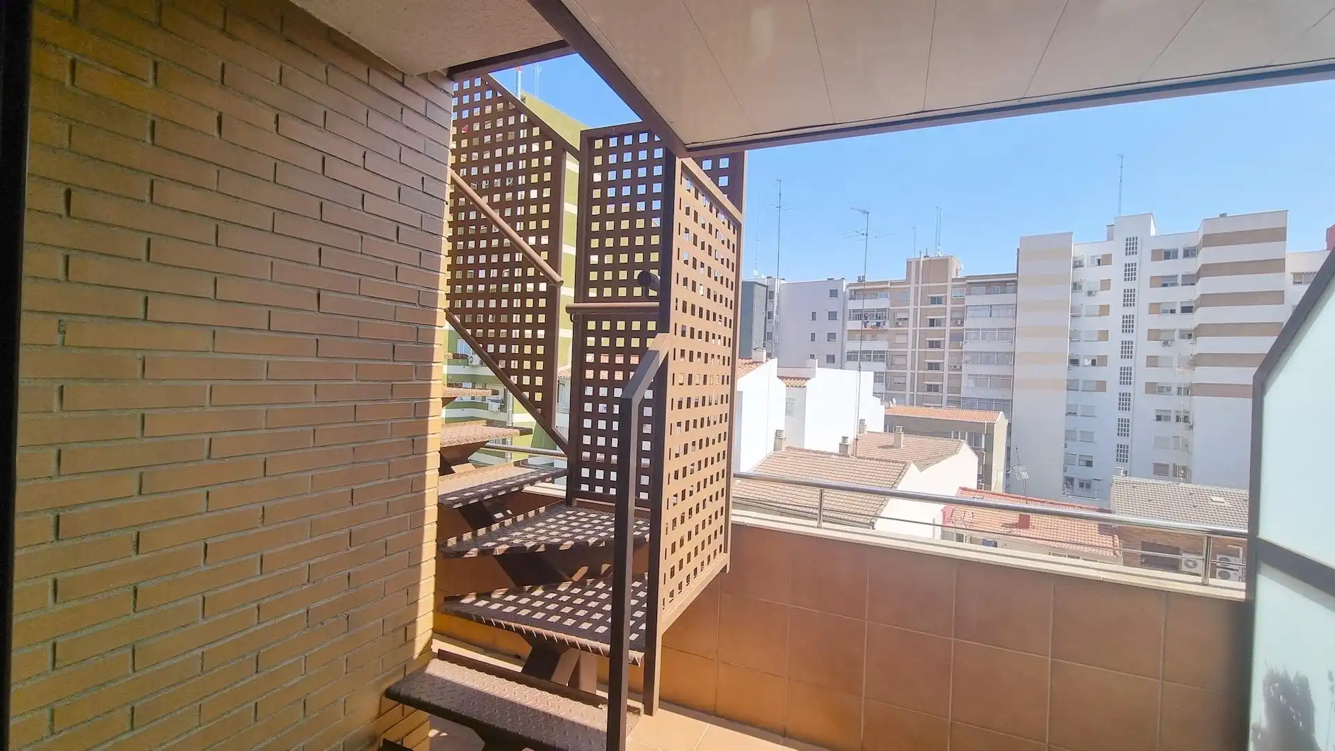 Terrasse von Dachboden zum Verkauf in Zaragoza mit Heizung, Parkett und Terrasse