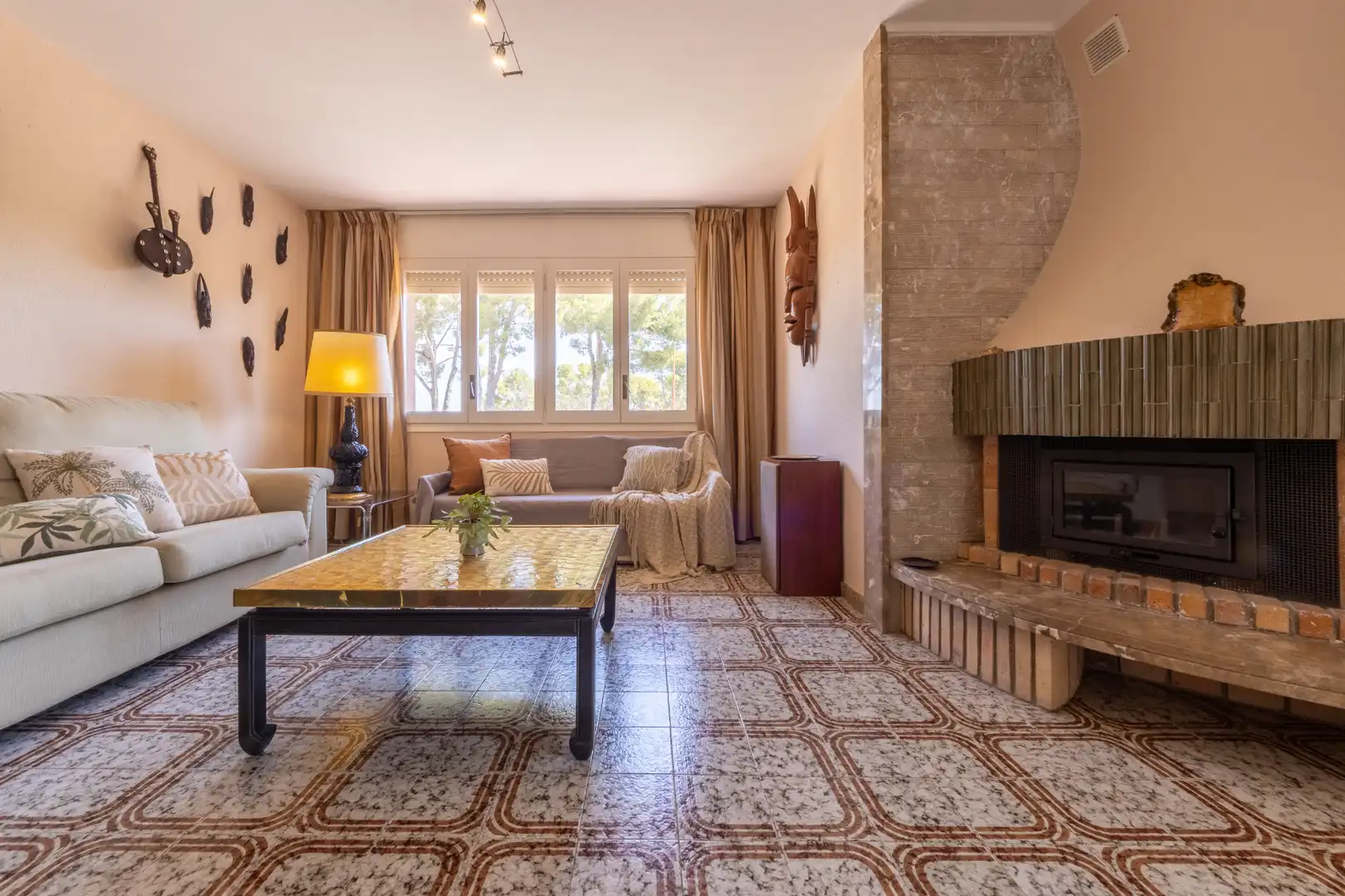 Sala d'estar de Casa adosada en venda en Salou amb Jardí privat, Terrassa i Traster