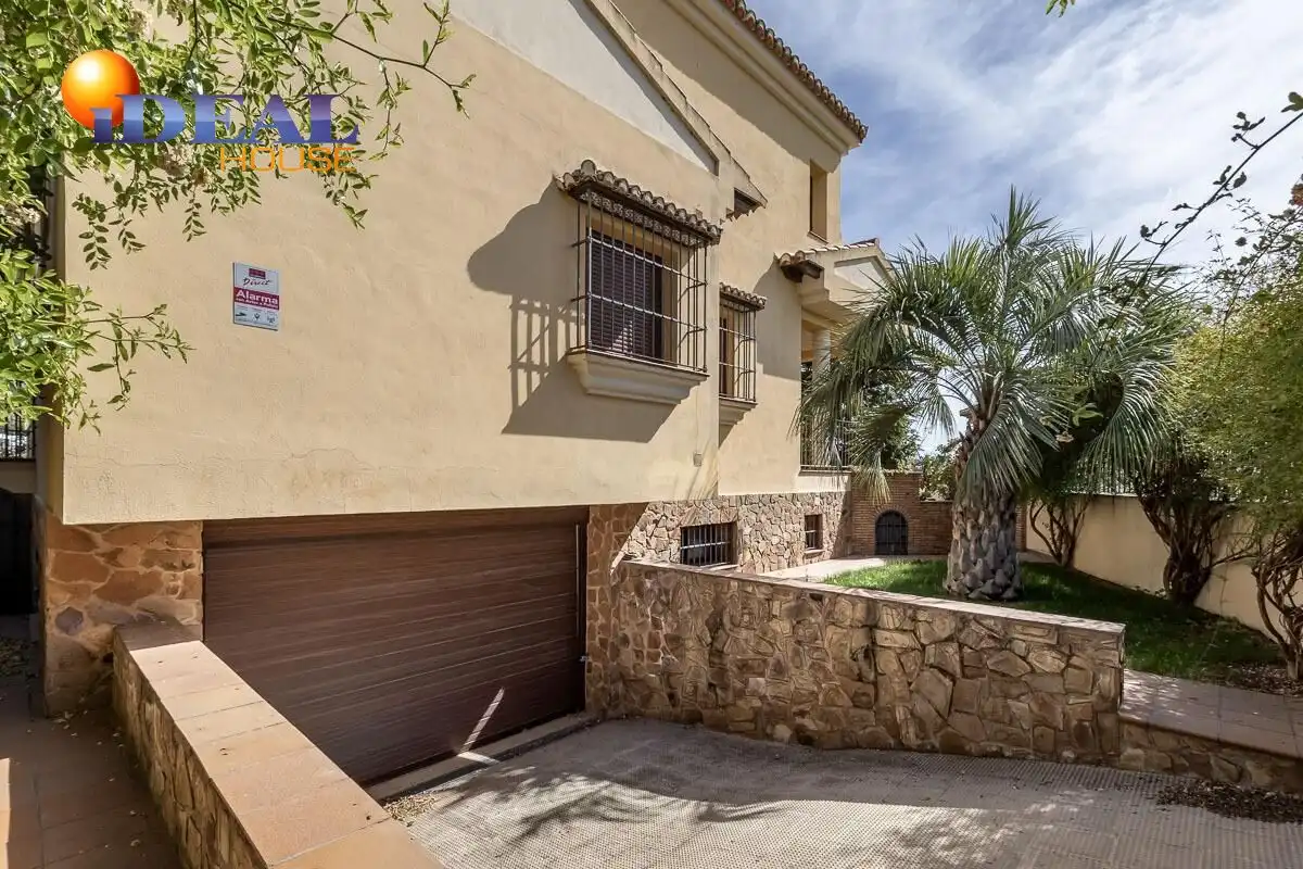 Casa con giardino in vendita a Calle MARIANA PINEDA, imagen 6