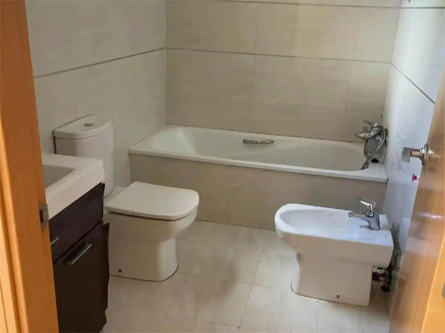 Badezimmer von Wohnung zur Miete in La Pobla de Vallbona