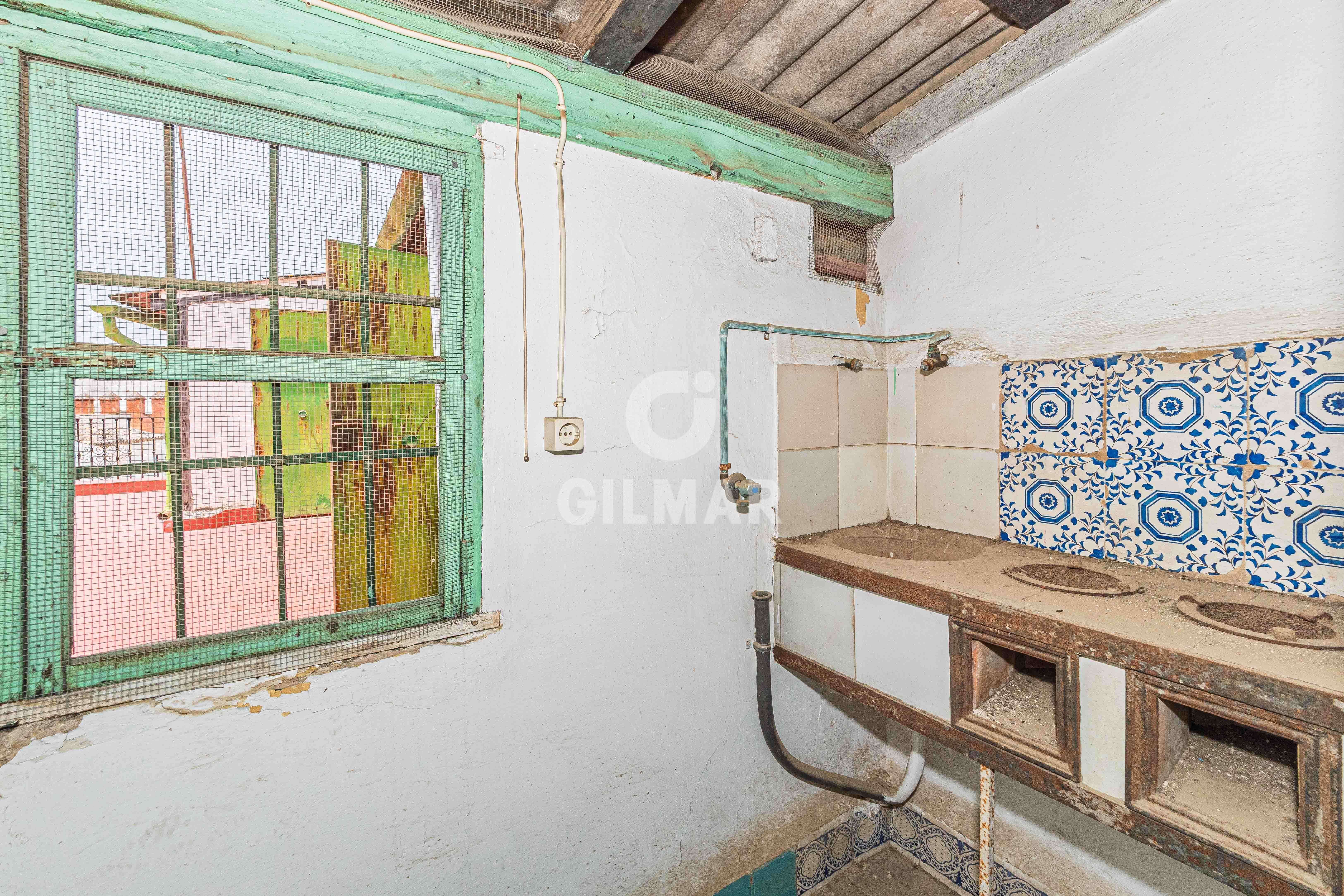 Kitchen of Duplex for sale in  Sevilla Capital  with Storage room and Balcony