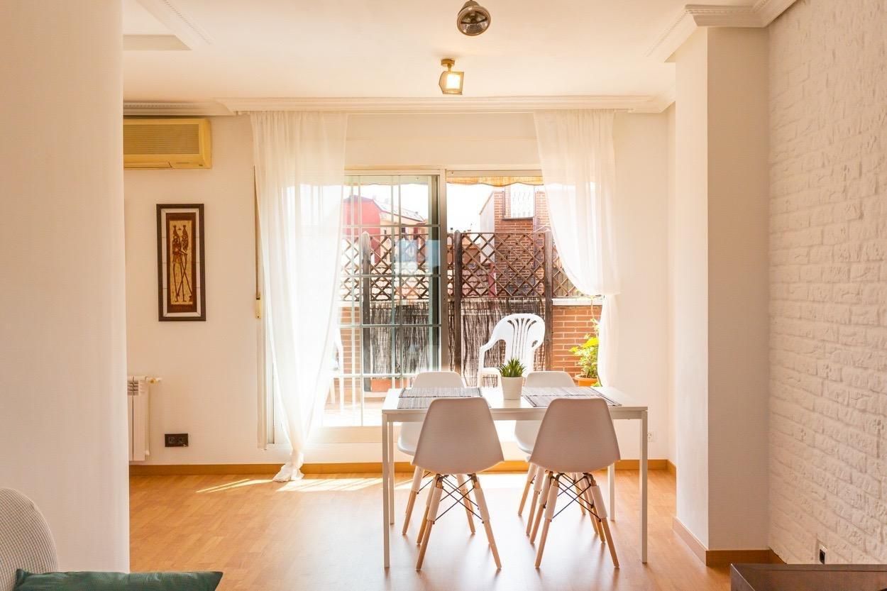 Menjador de Dúplex en venda en  Madrid Capital amb Aire condicionat i Terrassa