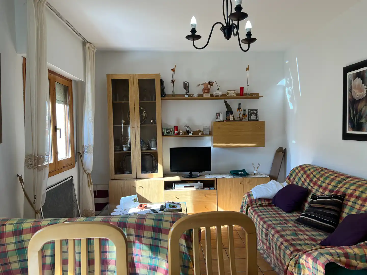Sala d'estar de Casa adosada en venda en Santa Cilia amb Calefacció, Jardí privat i Moblat