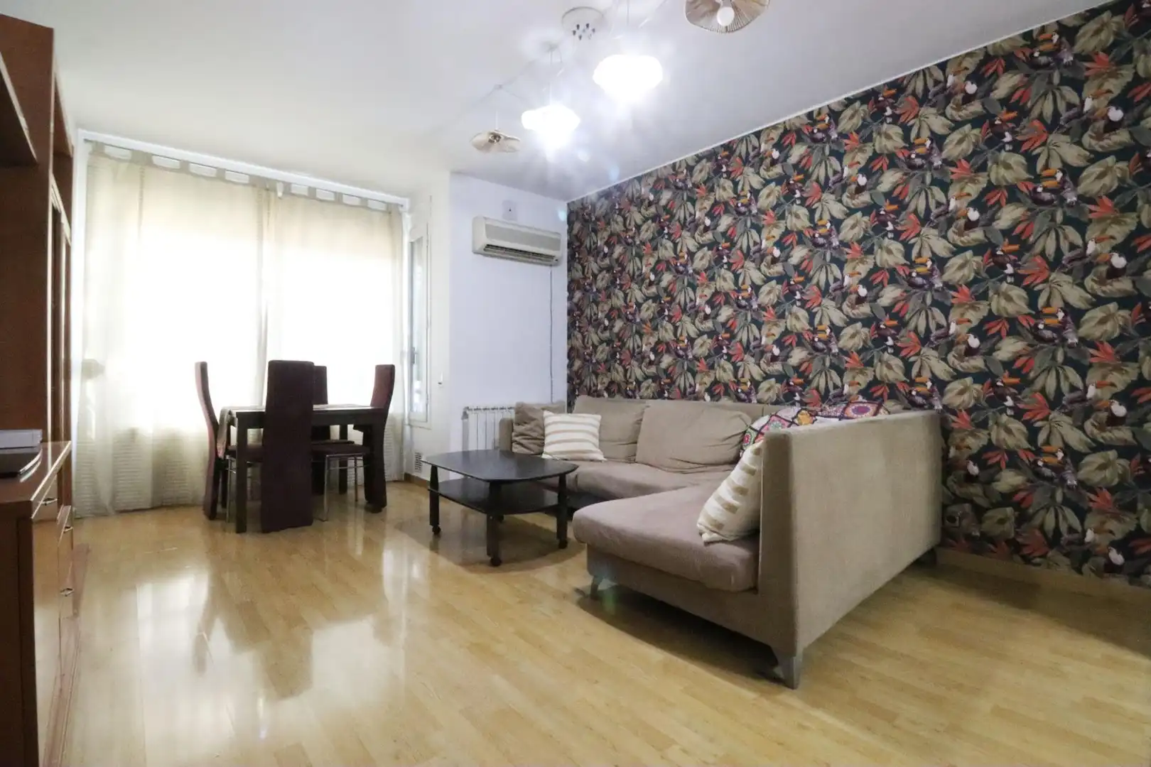 Sala de estar de Piso en venta en Sabadell con Calefacción, Parquet y Terraza