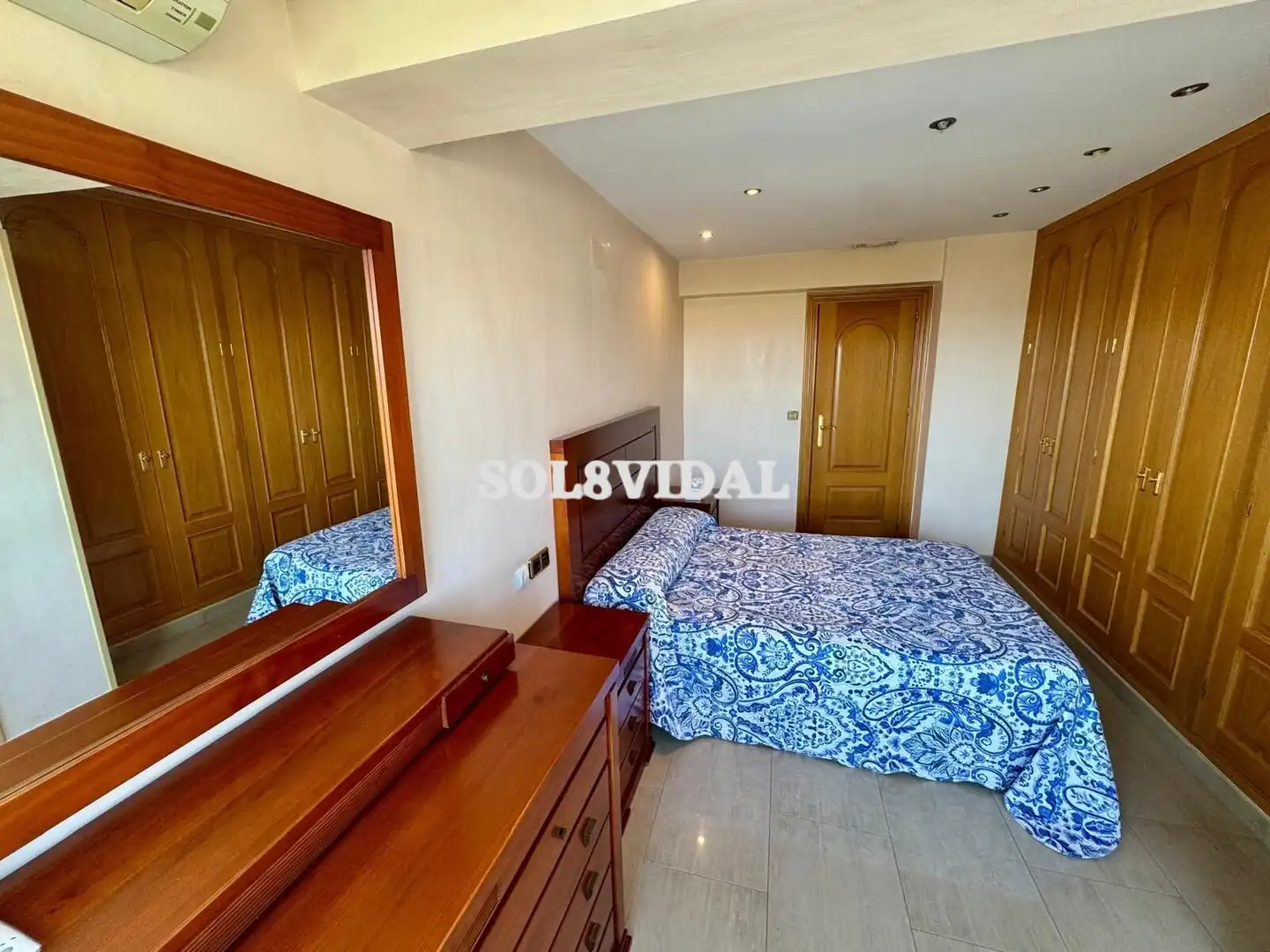 Habitación de Piso de alquiler en Torrevieja con Aire acondicionado, Calefacción y Amueblado