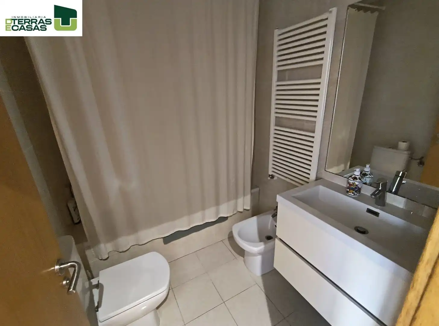 Bathroom of Flat for rent in Bueu  with Air Conditioner, Heating and Furnished