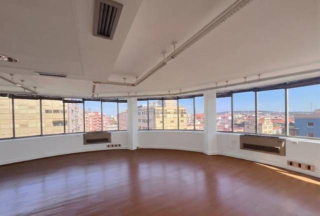 Oficina en Alquiler en Gran Via de Carles III en Barri de les Corts