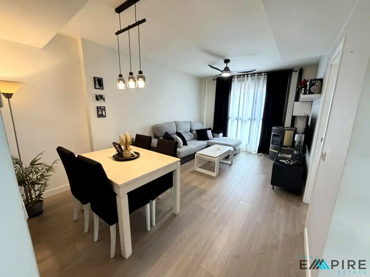 Sala de estar de Piso en venta en El Viso de San Juan con Aire acondicionado, Calefacción y Amueblado