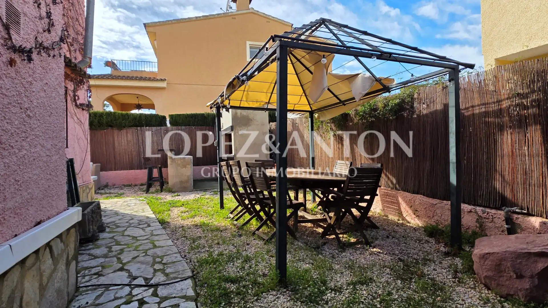Terraza de Casa o chalet en venta en L'Eliana con Calefacción, Jardín privado y Parquet