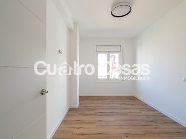 Appartamento con balcone in vendita a Carrer de la Diputació
