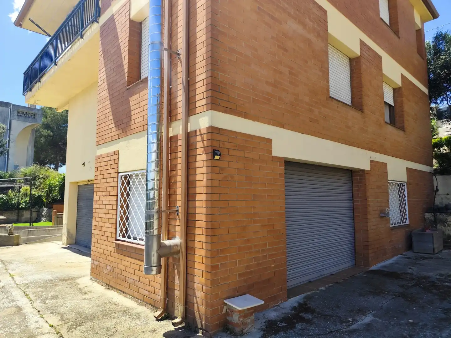 Vista exterior de Casa o xalet en venda en Lliçà de Vall amb Aire condicionat, Calefacció i Jardí privat