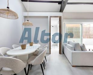 Sala d'estar de Àtic en venda en  Madrid Capital amb Aire condicionat i Terrassa