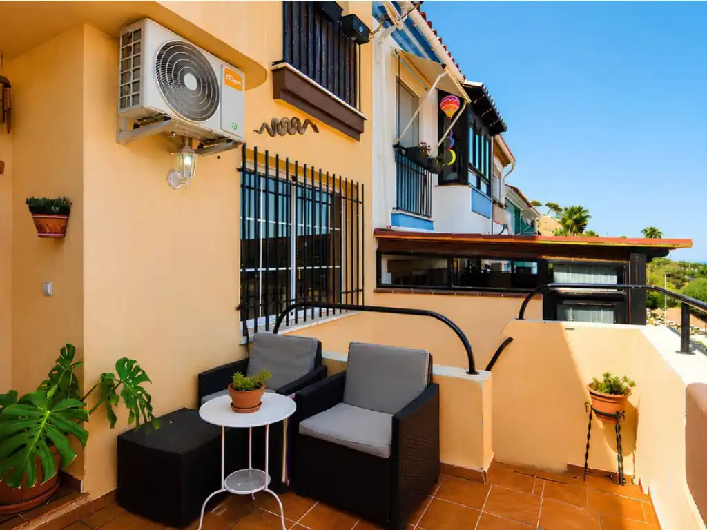 Terraza de Casa adosada en venta en Benalmádena con Aire acondicionado, Jardín privado y Amueblado