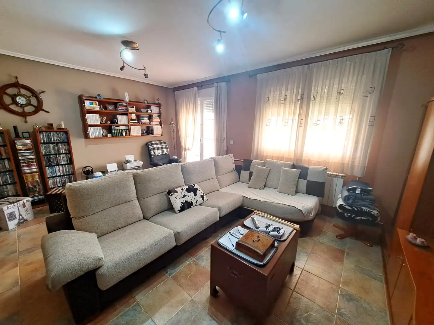Wohnzimmer von Einfamilien-Reihenhaus zum Verkauf in Zarratón mit Heizung, Terrasse und Möbliert