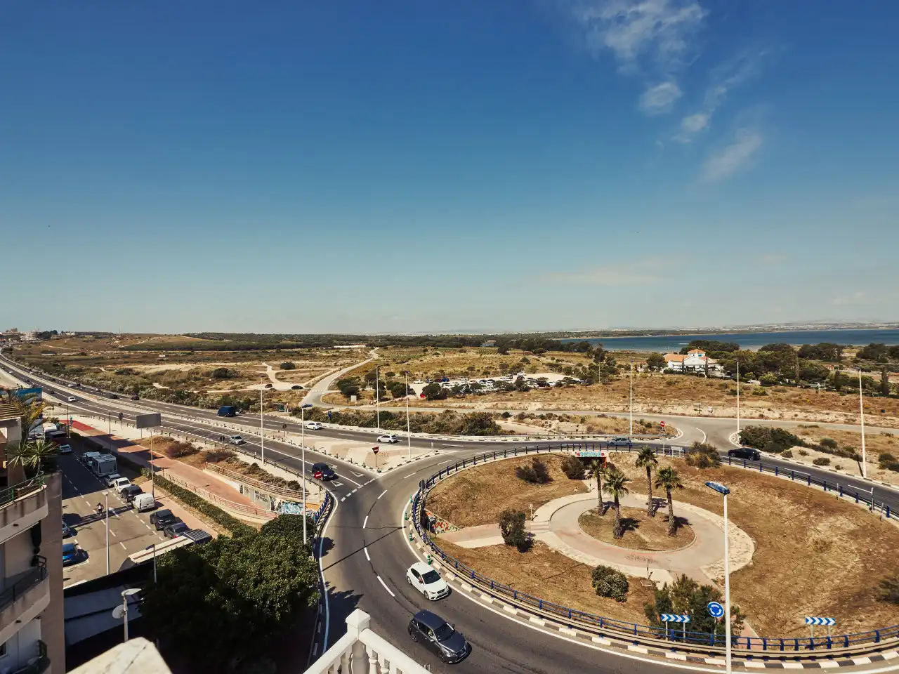 Außenansicht von Wohnungen zum Verkauf in Torrevieja mit Klimaanlage, Heizung und Terrasse