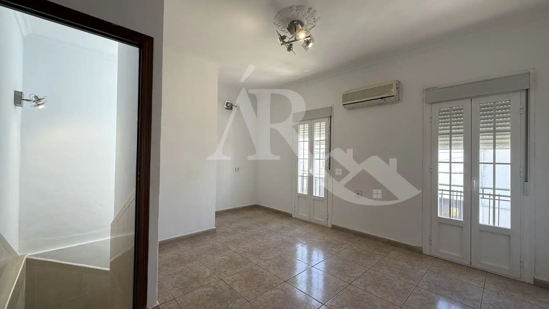 Wohnung zur Miete in Villamanrique de la Condesa mit Klimaanlage