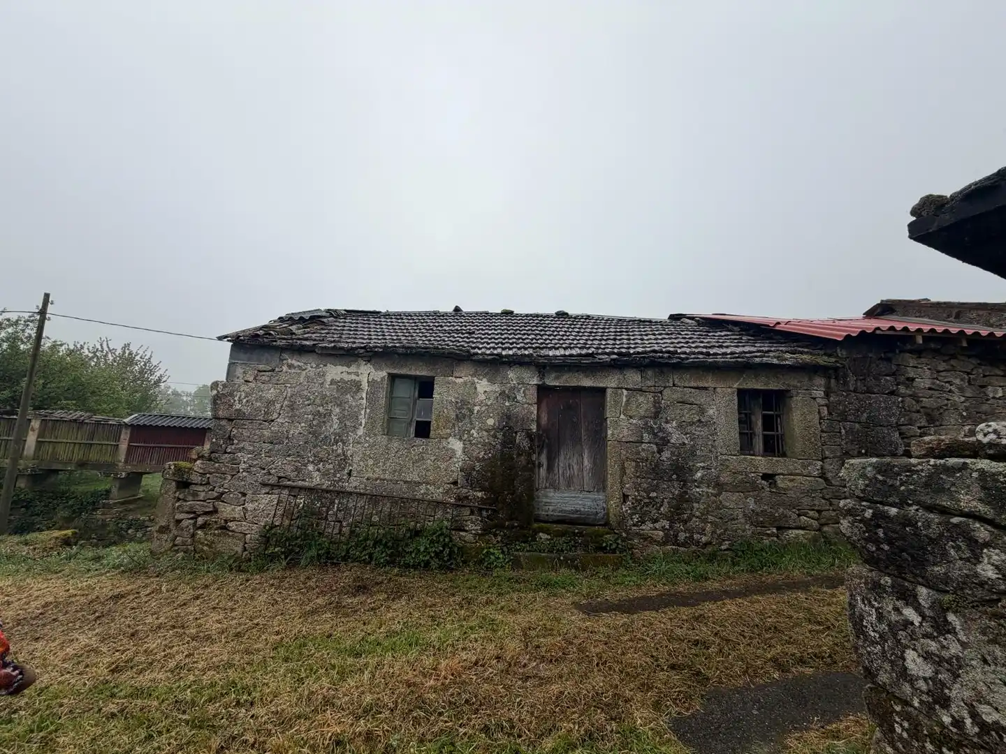 Vista exterior de Casa adosada en venda en Piñor amb Balcó