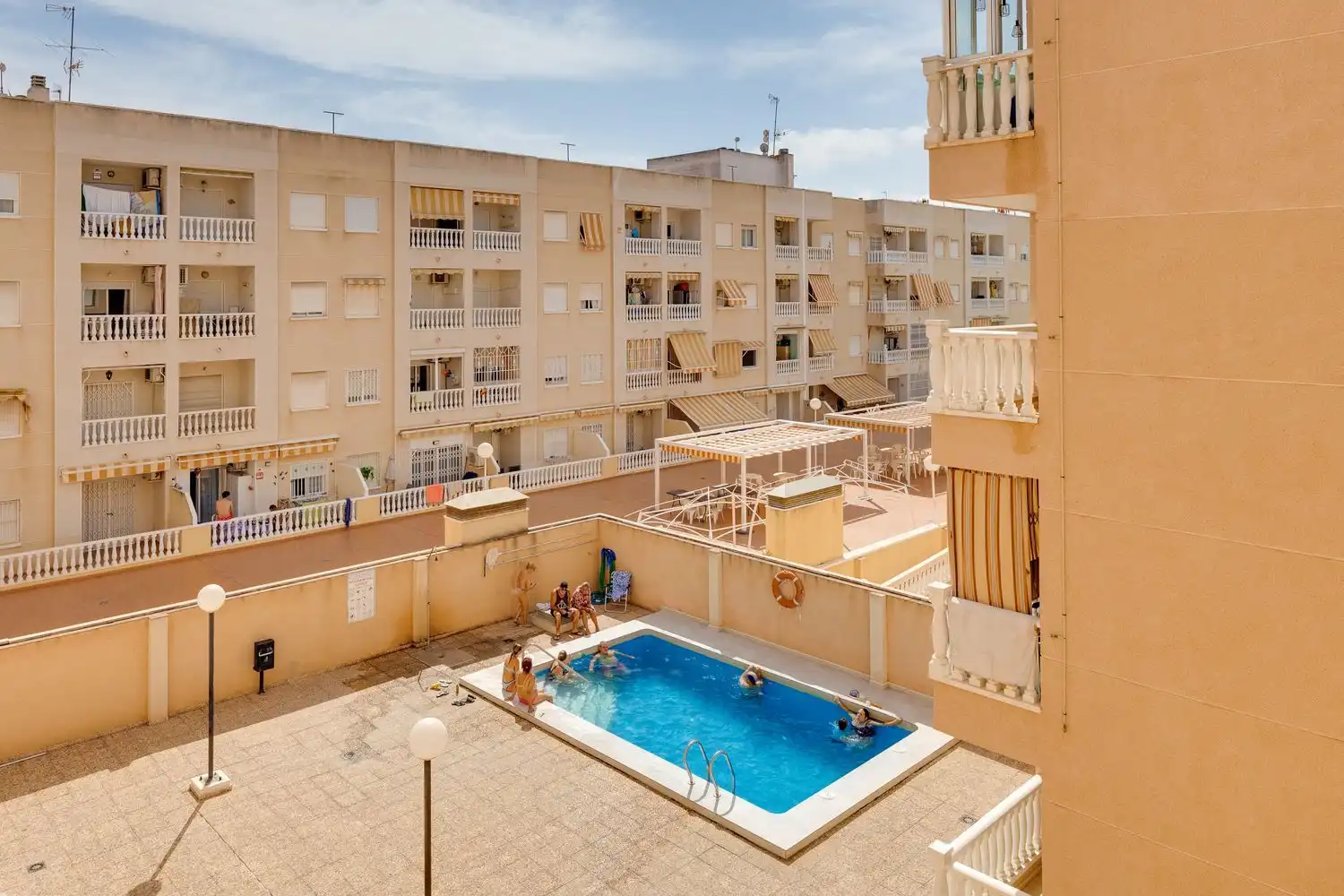 Apartment with terrace for sale in Calle Maestro Francisco Casanovas 2