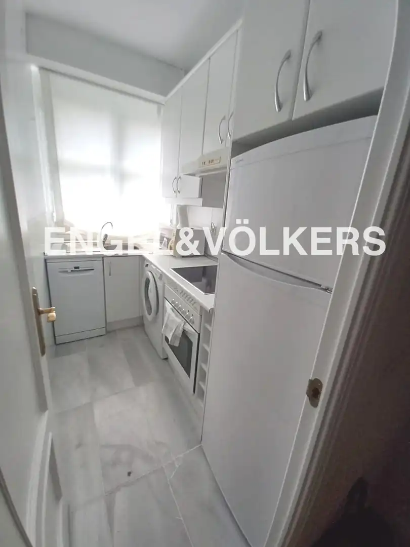 Küche von Wohnung zur Miete in Madrid mit Klimaanlage, Heizung und Parkett