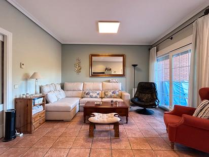 Living room of Single-family semi-detached for sale in  Madrid Capital