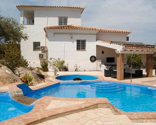 Piscina de Finca rústica en venda en Benamargosa amb Aire condicionat, Terrassa i Piscina