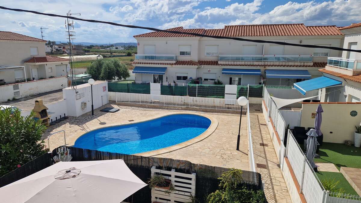 Piscina de Casa o xalet en venda en Vinaròs amb Aire condicionat, Terrassa i Moblat