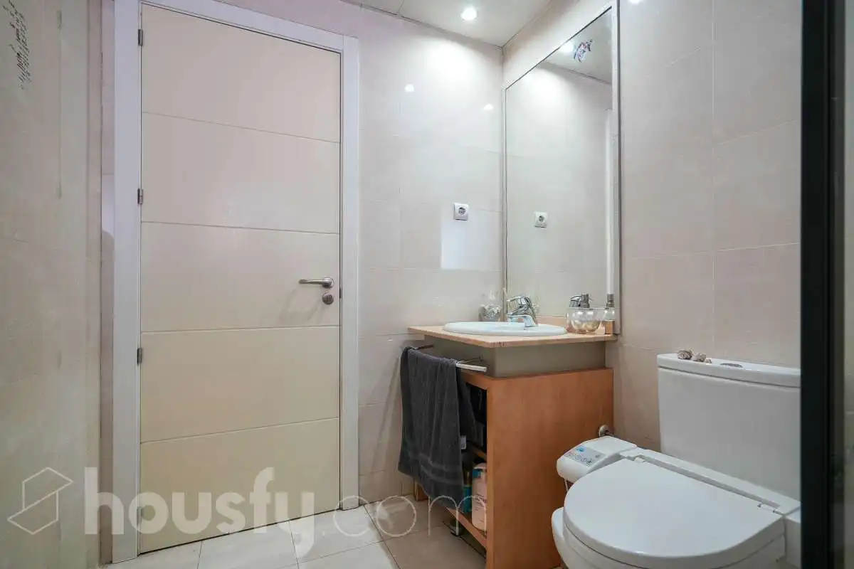 Baño de Ático en venta en Madrid con Terraza, Trastero y Piscina comunitaria