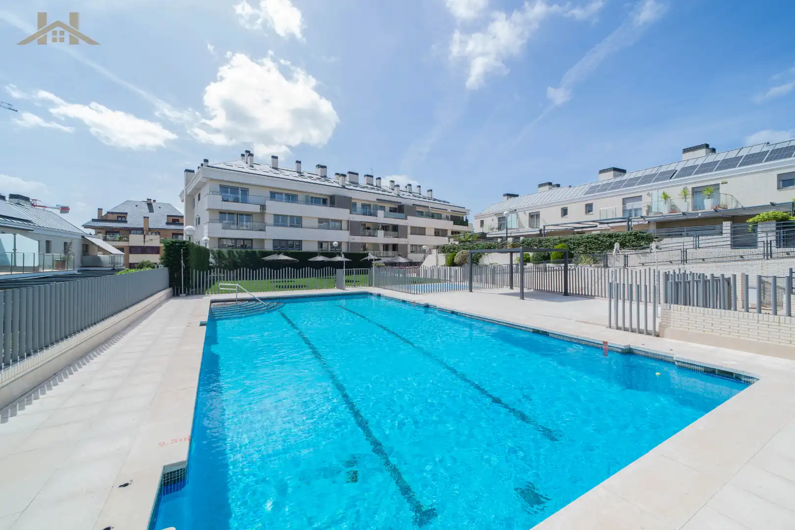 Piscina de Planta baja en venta en Boadilla del Monte con Aire acondicionado, Calefacción y Jardín privado
