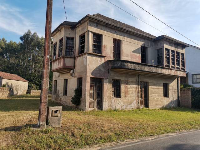 Casa-chalet en Venta en Paderne