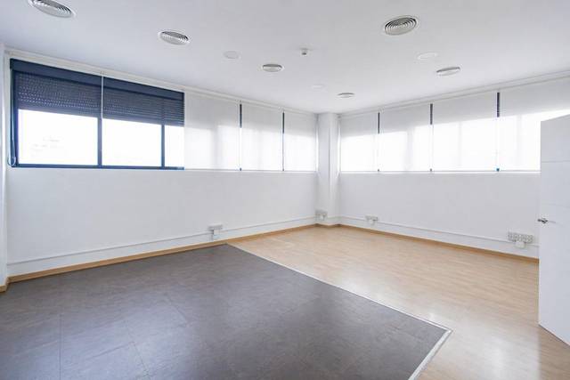 Oficina en Venta en Avenida Avenida Albufera, 323 en Palomeras Sureste