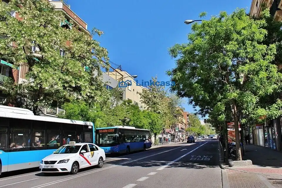 Vista exterior de Pis en venda en Madrid amb Aire condicionat i Calefacció