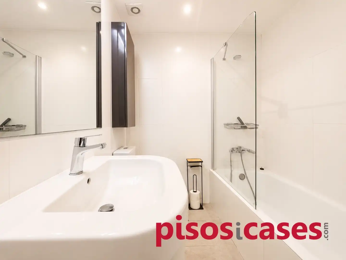 Baño de Piso de alquiler en Vic con Calefacción, Horno y Balcón