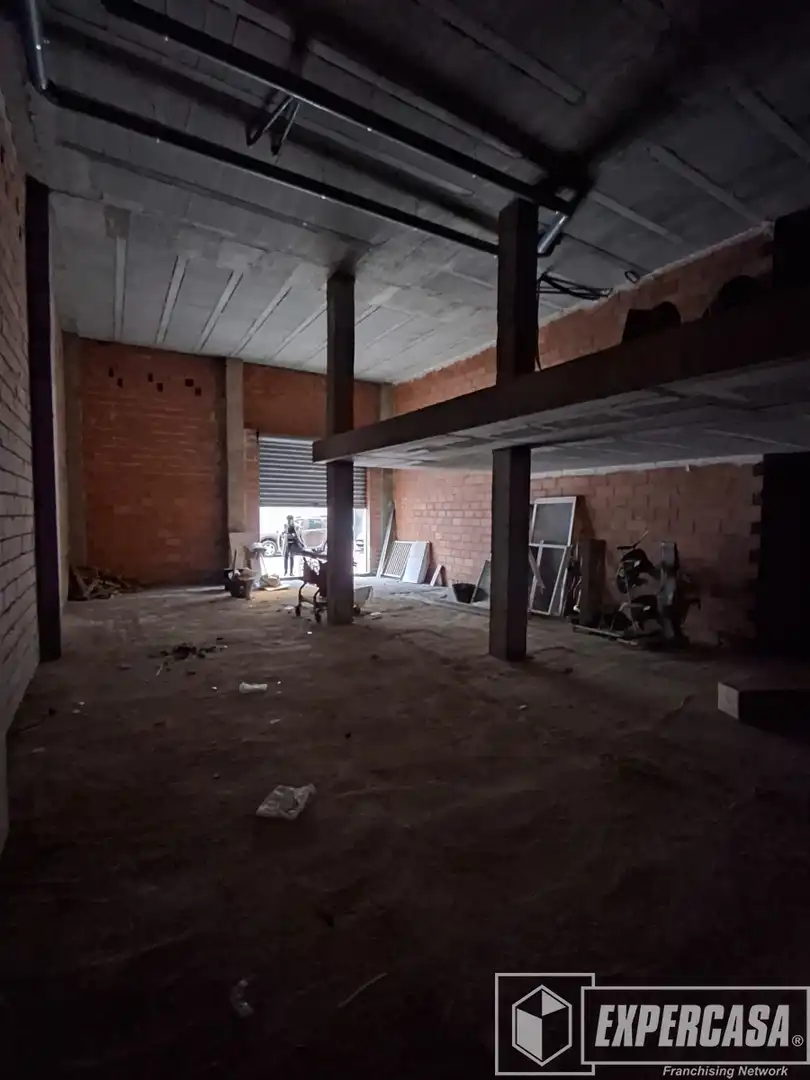 Local comercial de lloguer a Silla