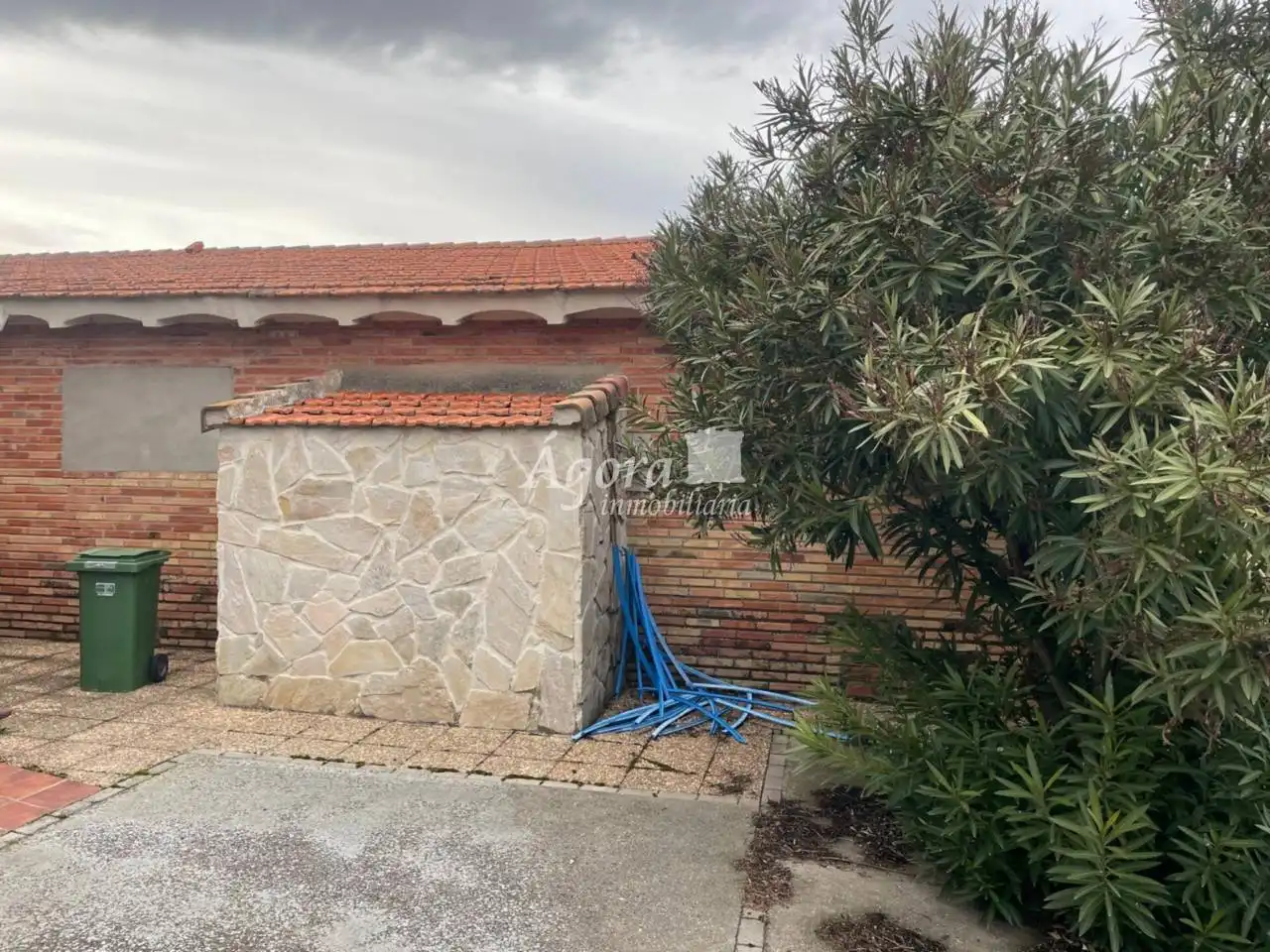 Vista exterior de Casa o xalet en venda en Valladolid amb Calefacció, Jardí privat i Terrassa