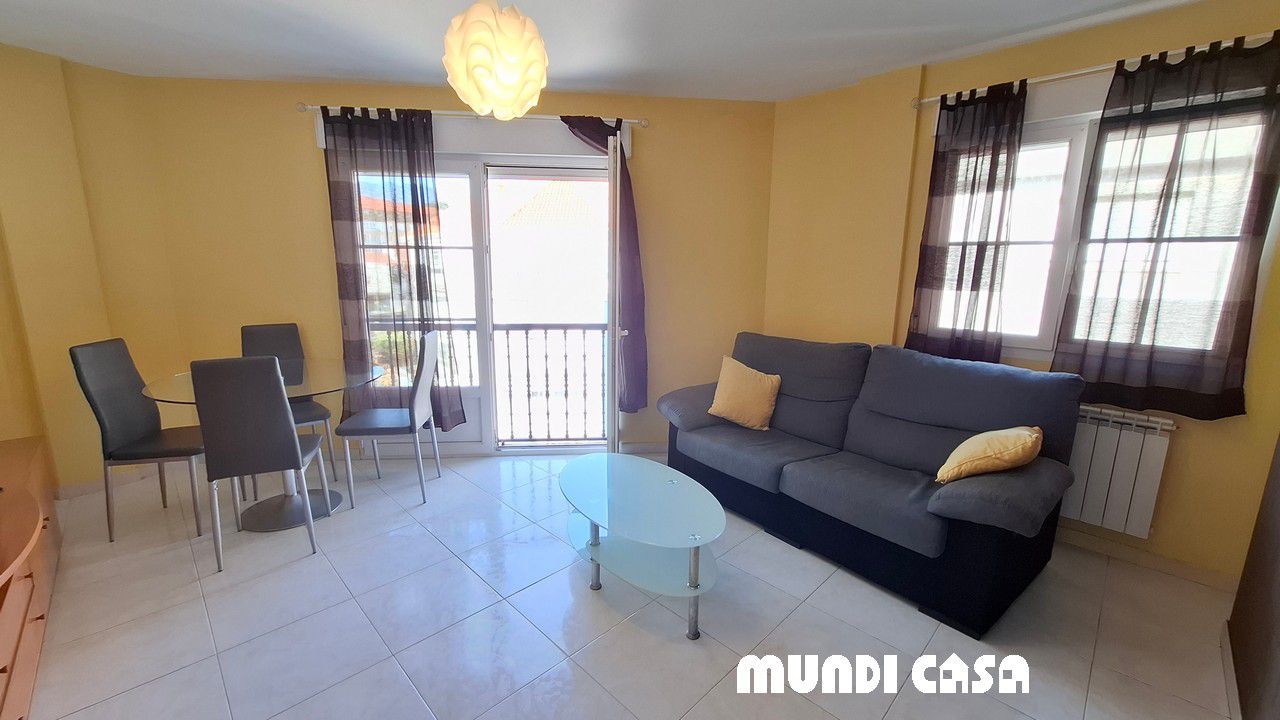 Sala d'estar de Apartament en venda en Boiro amb Calefacció, Traster i Moblat