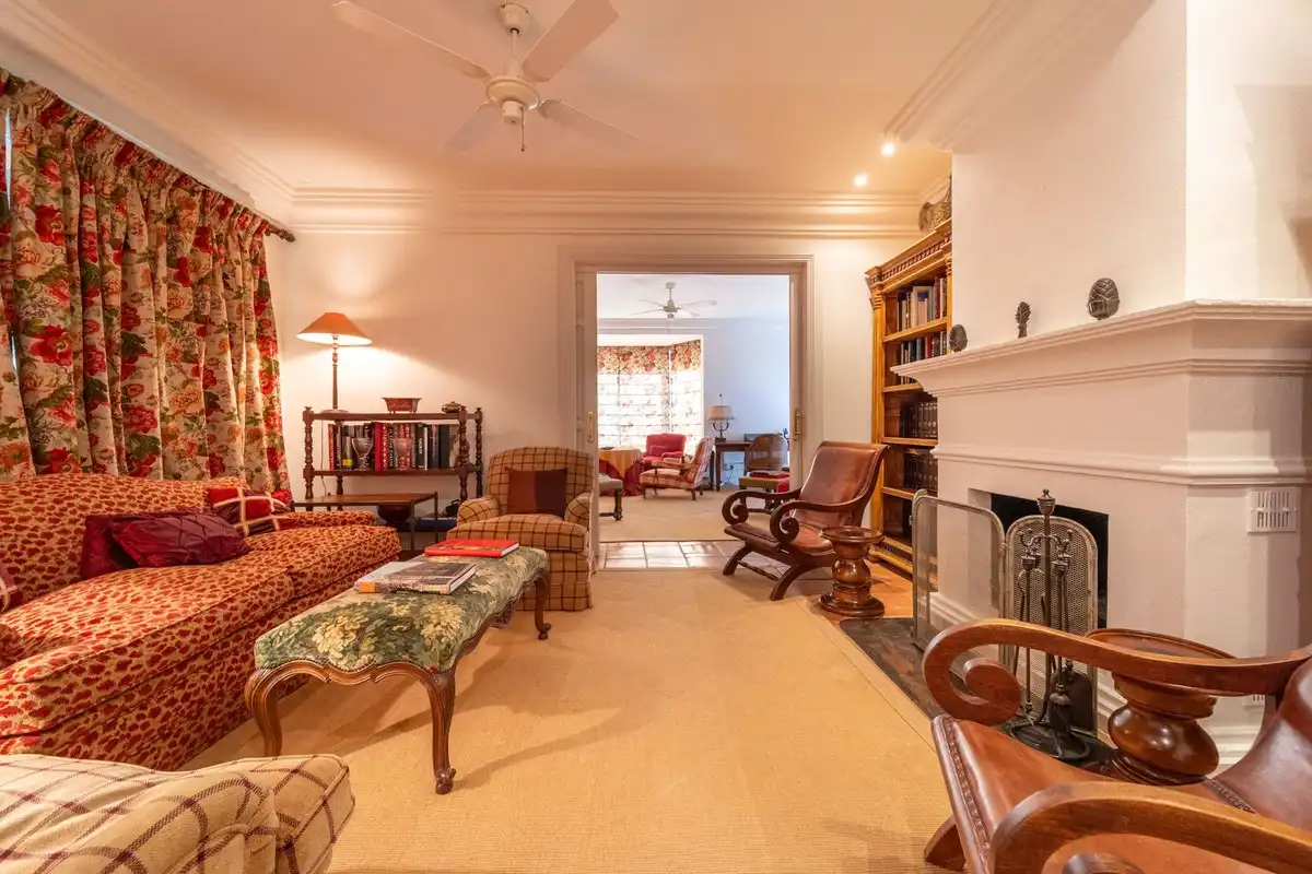 Sala de estar de Apartamento de alquiler en Benahavís con Aire acondicionado, Jardín privado y Terraza