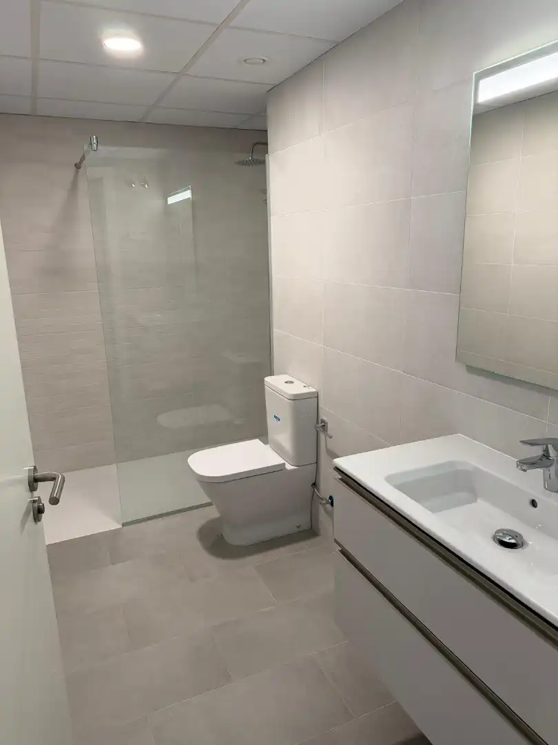 Baño de Dúplex en venta en La Llagosta con Aire acondicionado, Calefacción y Terraza