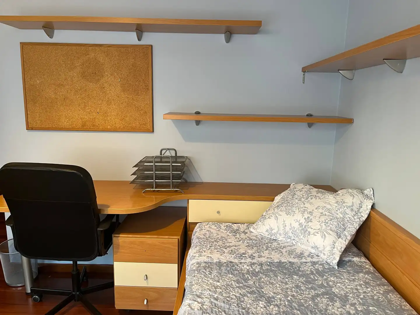 Schlafzimmer von Wohnung zur Miete in Santiago de Compostela  mit Heizung und Möbliert