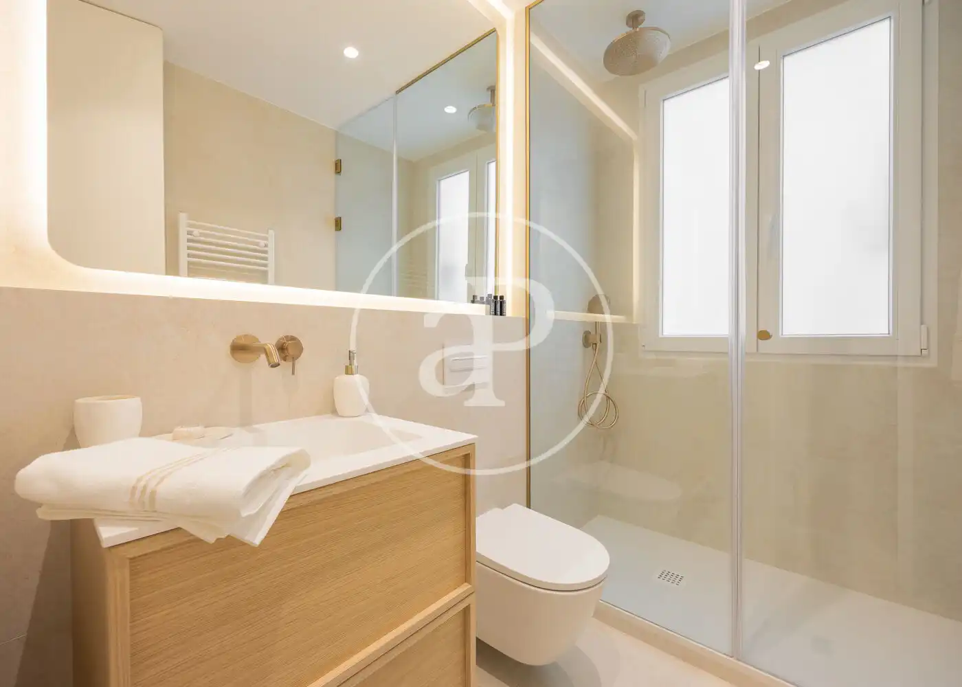 Badezimmer von Wohnung zum Verkauf in Madrid mit Klimaanlage, Heizung und Abstellraum